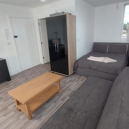 Spacious Studio Maidstone - Redecorated Oct 2023 Экстерьер фото