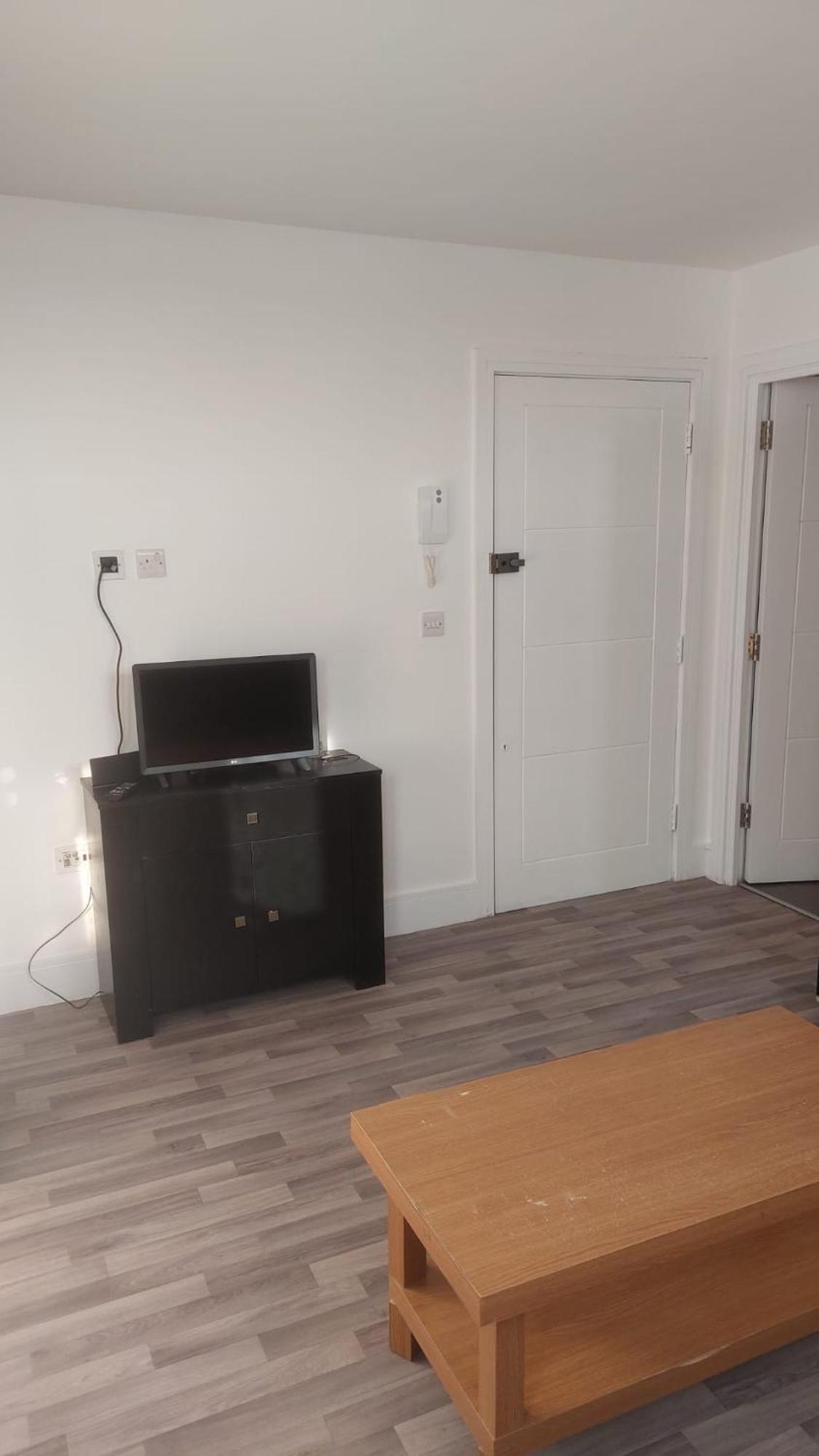 Spacious Studio Maidstone - Redecorated Oct 2023 Экстерьер фото